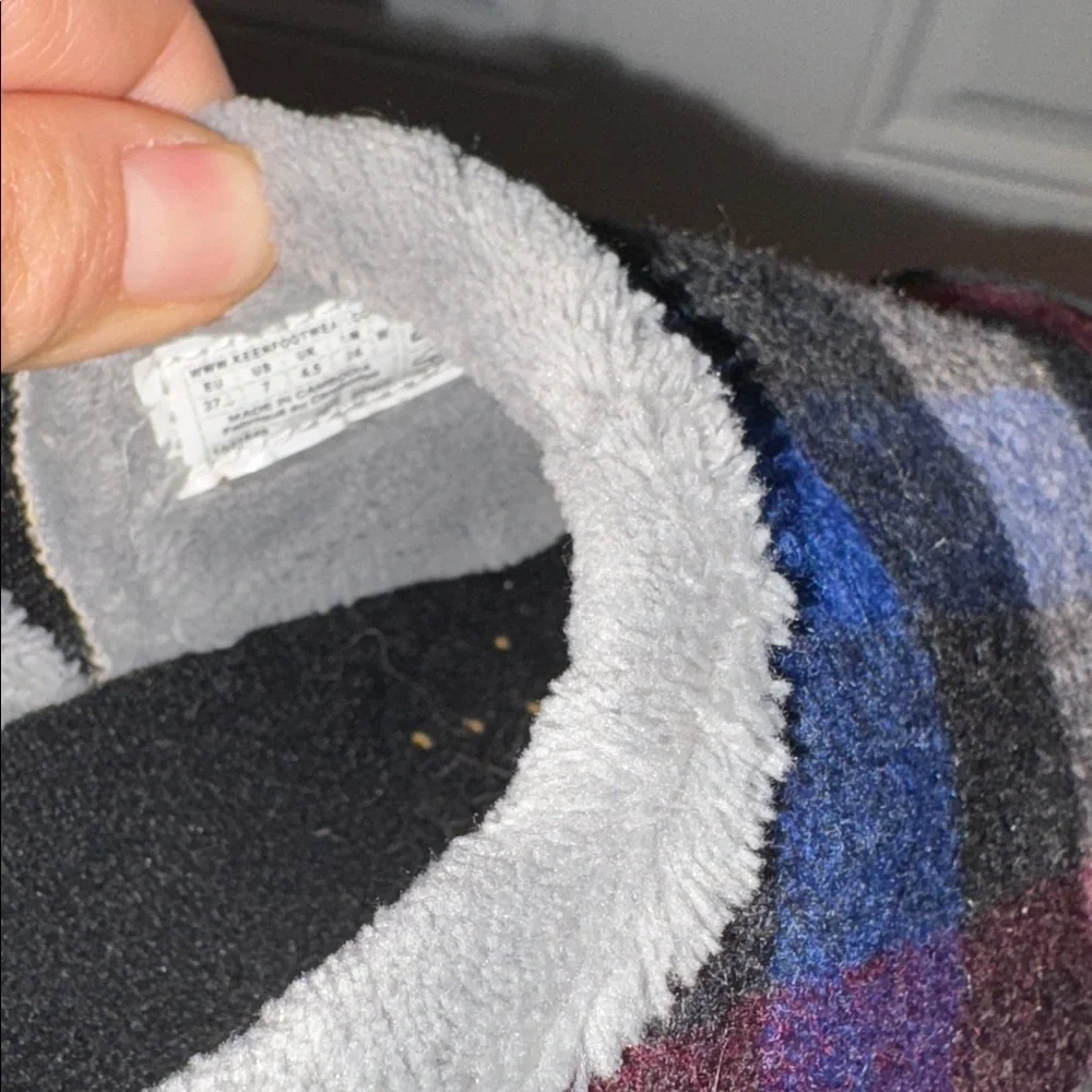 Keen plaid Howser Slippers size US 7